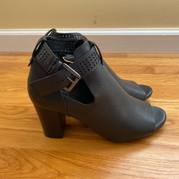 Solesensibility Shoes - Solesensibility memory foam heels